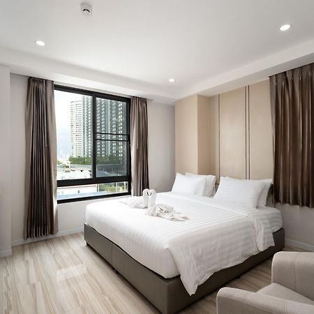 The Riski Hotel At Bangphlat Station Sha Bangkok Exterior photo